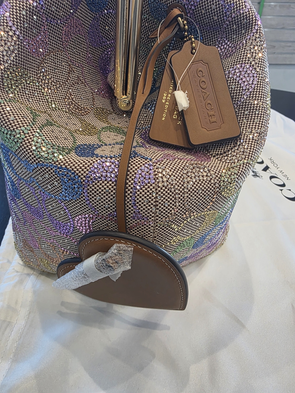 Coach Rainbow Crystal Signature Large Kisslock Bag - Picture 5 of 9